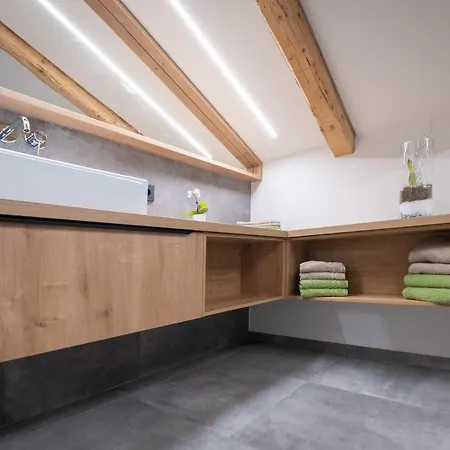 Haus Schoenwies شقة ألباخ